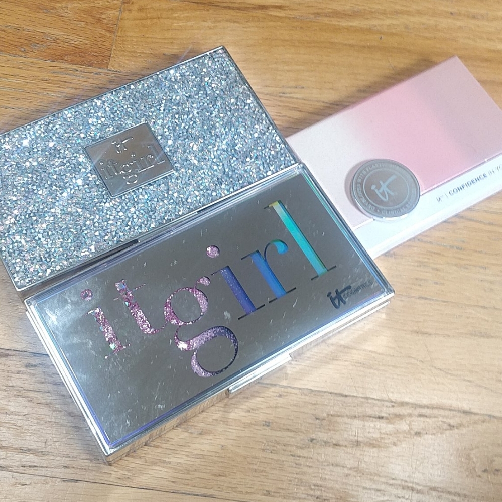 It Cosmetics Bundle (used)